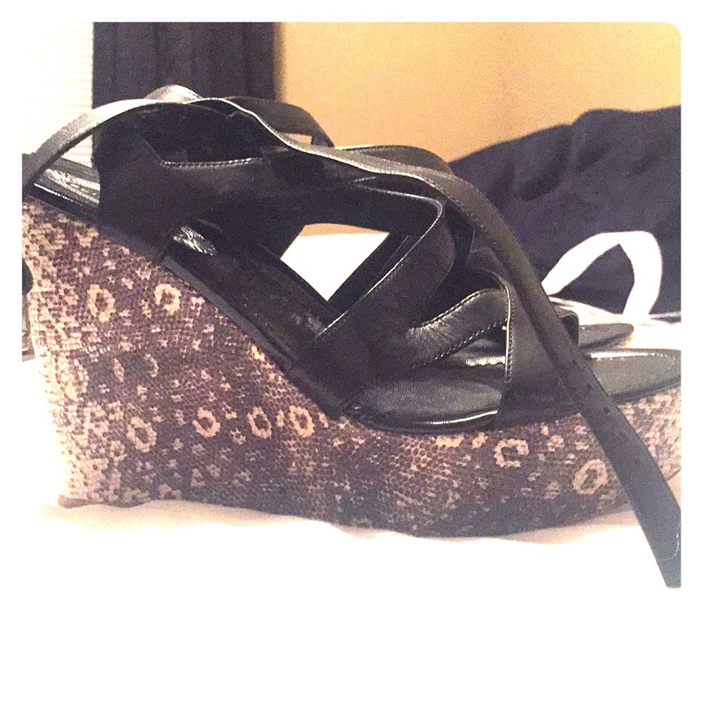 Ellie tahari wedges